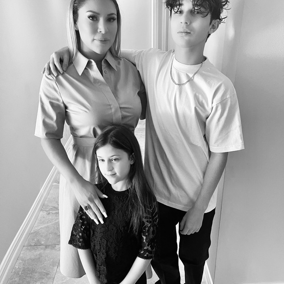 Meet your Posher, Nicole - Picture 6 of 16